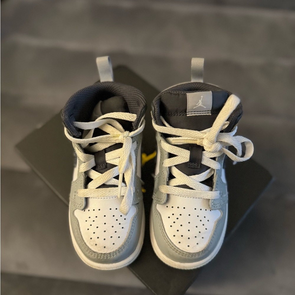 JORDAN 1 MID